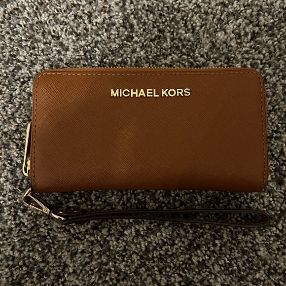 Michael Kors Wristlet Wallet - Picture 1 of 7